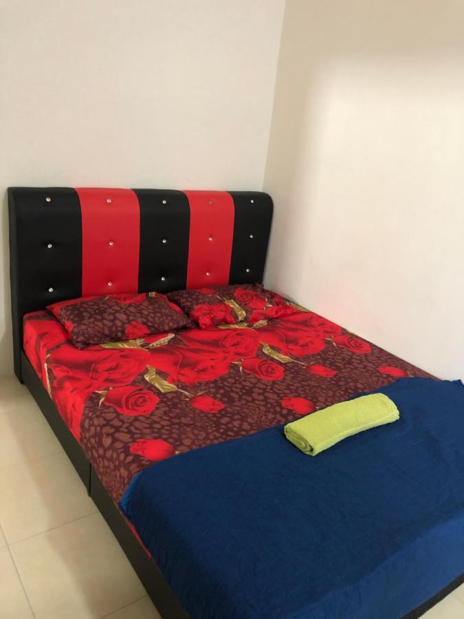 Hasnifana Homestay Сери-Искандар Экстерьер фото