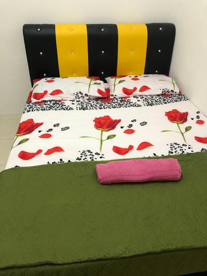 Hasnifana Homestay Сери-Искандар Экстерьер фото